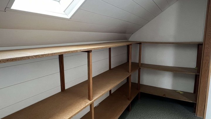 Rohdiamant benötigt Feinschliff! Haus mit schönem Grundstück und großer Hofeinfahrt im Hagenschieß.