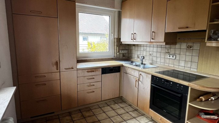 Rohdiamant benötigt Feinschliff! Haus mit schönem Grundstück und großer Hofeinfahrt im Hagenschieß.