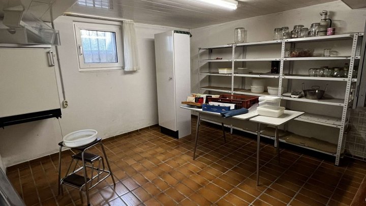 Rohdiamant benötigt Feinschliff! Haus mit schönem Grundstück und großer Hofeinfahrt im Hagenschieß.