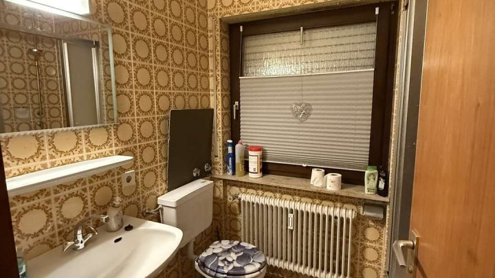 BESICHTIGUNG MÖGLICH, Versteigerung am 02.12.2025, Zweifamilienhaus, PROVISIONSFREI!