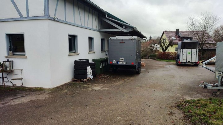 Gewerbehalle mit Nebengebäude und Stallung bei Künzelsau!