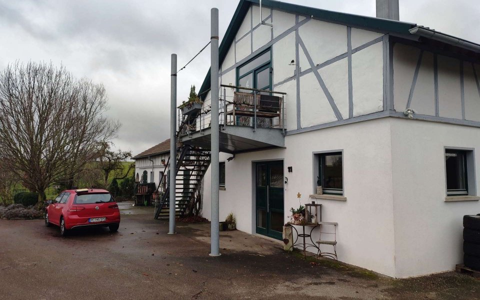 Eingang Empfang und Balkon zur Wohnung