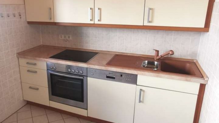 Helle ETW in zentraler, ruhiger Lage mit EBK und Garage