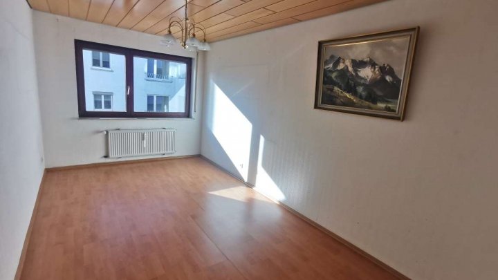 Helle ETW in zentraler, ruhiger Lage mit EBK und Garage