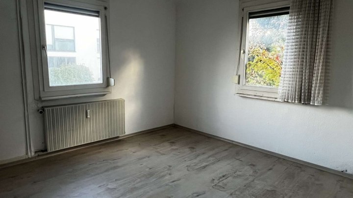 Großes Grundstück, Sanierungsobjekt mit Scheune und viel Potenzial in Büchenbronn