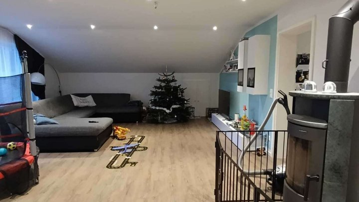 großes Haus mit 3 Einheiten mit weitläufigem Grundstück und zahlreichen Nutzungsmöglichkeiten