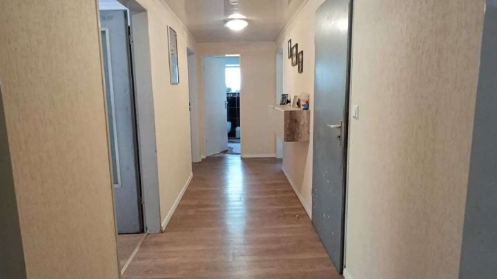 Einmalige Gelegenheit: Mehrfamilienhaus mit 4 Garagen, Werkstatt, Sauna & Garten