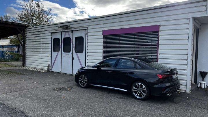 Halle mit einladender Bürofläche zu verkaufen!