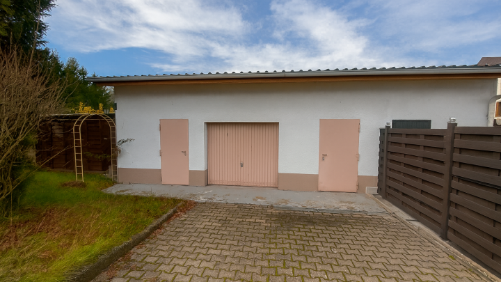 Raum für Ideen: Doppelhaushälfte mit Bauplatz, großem Garten und Garage