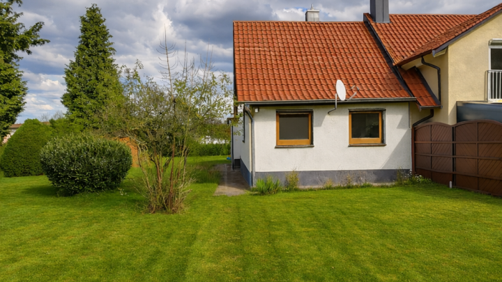 Raum für Ideen: Doppelhaushälfte mit Bauplatz, großem Garten und Garage