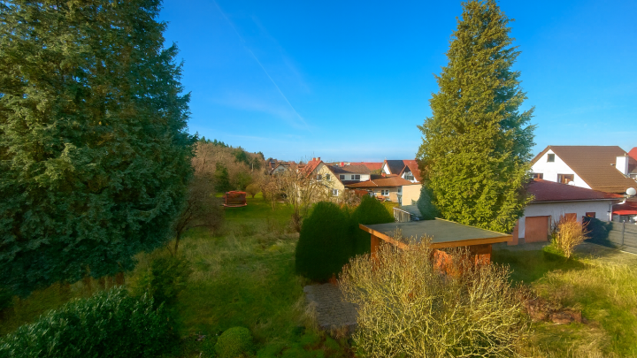 Raum für Ideen: Doppelhaushälfte mit Bauplatz, großem Garten und Garage