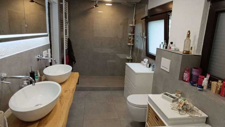 provisionsfrei ** sofort bezugsfertig ** komplett renoviertes Haus für die Familie