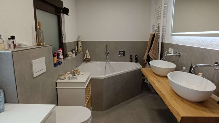 provisionsfrei ** sofort bezugsfertig ** komplett renoviertes Haus für die Familie