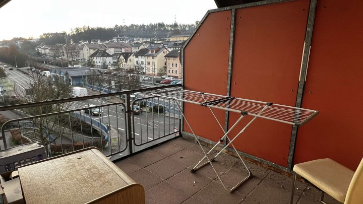 Kompakte 2-Zimmer-DG-Whg mit Balkon und Tiefgaragenstellplatz