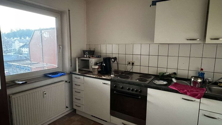 Kompakte 2-Zimmer-DG-Whg mit Balkon und Tiefgaragenstellplatz