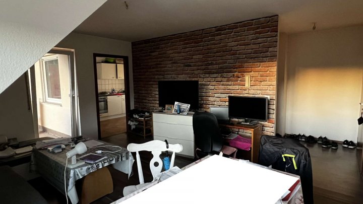 Kompakte 2-Zimmer-DG-Whg mit Balkon und Tiefgaragenstellplatz