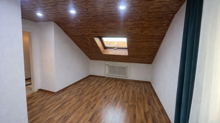 Helle 3-Zimmer-Dachgeschosswohnung in idyllischer Lage von Unterriexingen mit guter Anbindung