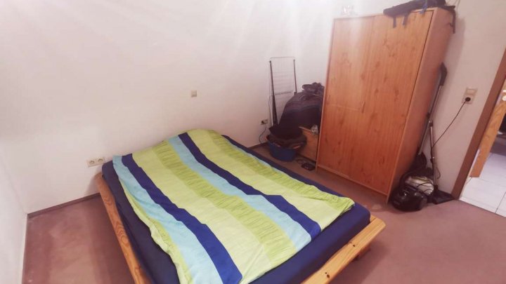 Zentrumsnahe 2-Zi.-ETW mit EBK, Balkon und Carport