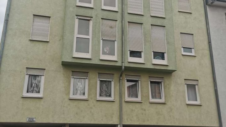 Zentrumsnahe 2-Zi.-ETW mit EBK, Balkon und Carport