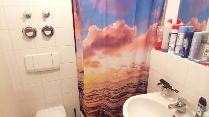 Zentrumsnahe 2-Zi.-ETW mit EBK, Balkon und Carport