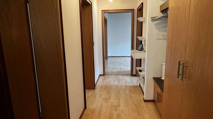 Gemeinsam Leben, getrennt wohnen,- Zweifamilienhaus mit Garten und 2 Garagen zu verkaufen!