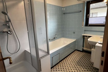 Badezimmer  1 OG