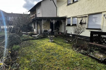 Garten mit Grillecke