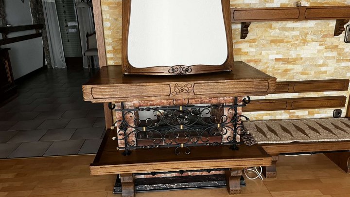 Gemeinsam Leben, getrennt wohnen,- Zweifamilienhaus mit Garten und 2 Garagen zu verkaufen!