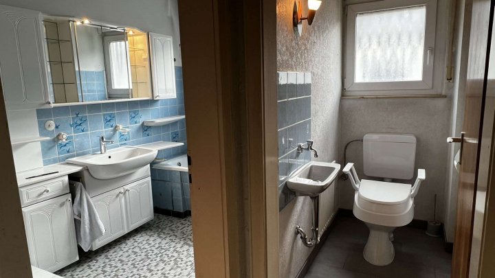 Schönes Haus mit Traumaussicht, Einliegerwohnung, schönem Garten und Garage zu verkaufen!!