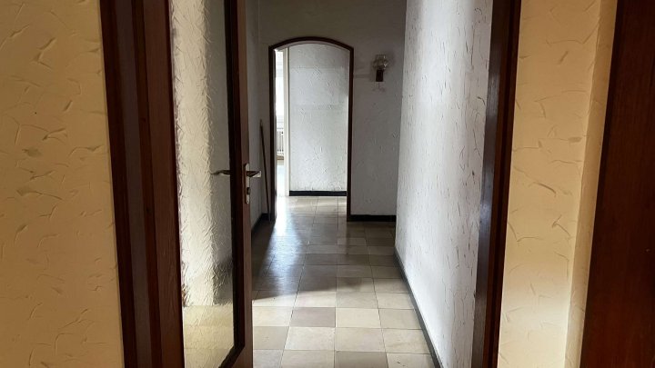 Schönes Haus mit Traumaussicht, Einliegerwohnung, schönem Garten und Garage zu verkaufen!!