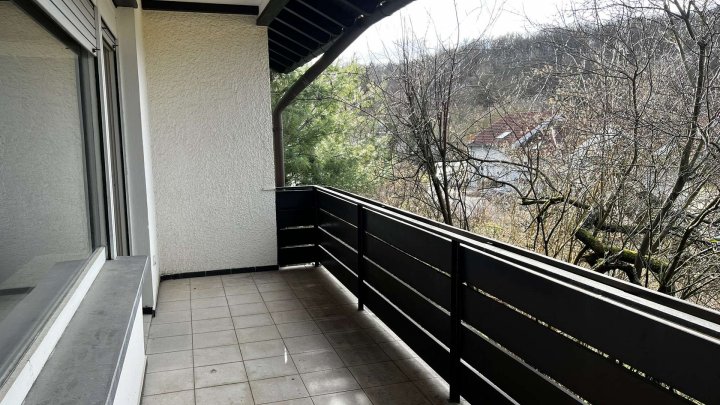 Schönes Haus mit Traumaussicht, Einliegerwohnung, schönem Garten und Garage zu verkaufen!!