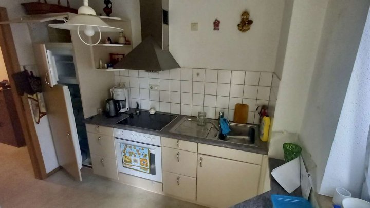 Barrierefreie 2 Zi-ETW mit XXL-Auto-Stellplatz