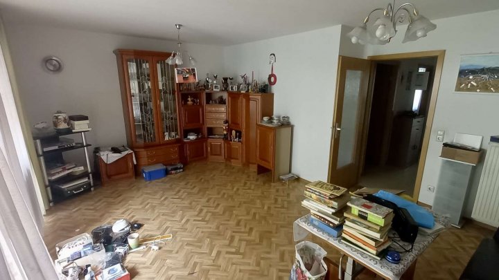 Barrierefreie 2 Zi-ETW mit XXL-Auto-Stellplatz