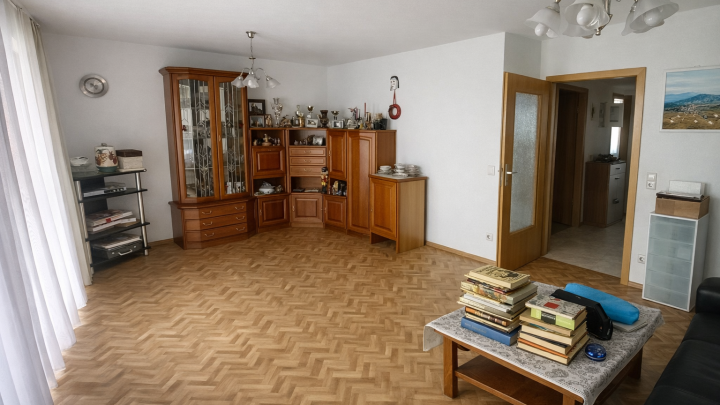 Barrierefreie 2 Zi-ETW mit XXL-Auto-Stellplatz