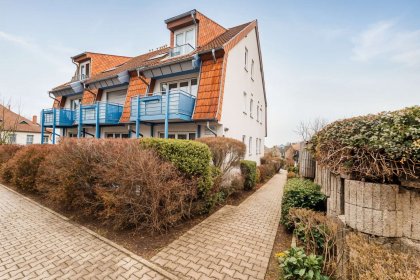 Außenansicht Zugang Straße