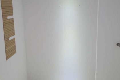 Begehbarer Kleiderschrank leer