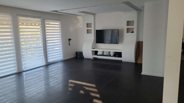 *** Einfamilienhaus mit Restarbeiten ***