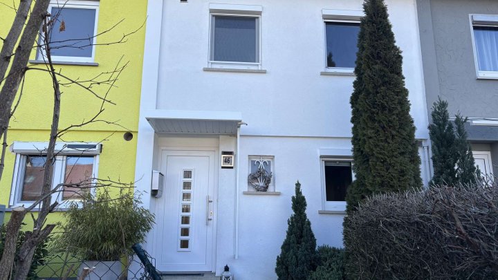 Reihenmittelhaus mit Garten und Garage - sofort beziehbar