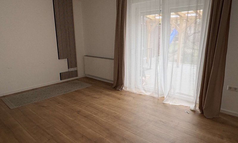 Wohnen am Fuße der Achalm mit Garage und Garten