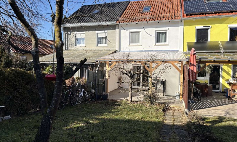 Reihenmittelhaus mit Garten und Garage - sofort beziehbar