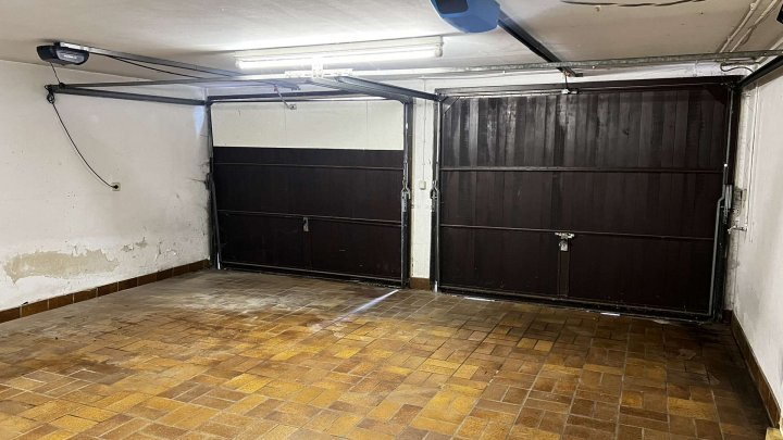 Rohdiamant braucht Feinschliff! Schönes Haus - renovierungsbedürftig zu verkaufen.