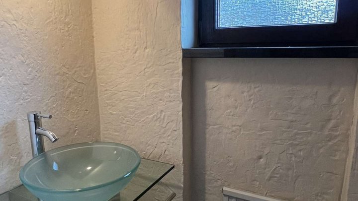 Rohdiamant braucht Feinschliff! Schönes Haus - renovierungsbedürftig zu verkaufen.