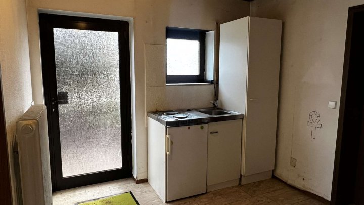 Rohdiamant braucht Feinschliff! Schönes Haus - renovierungsbedürftig zu verkaufen.