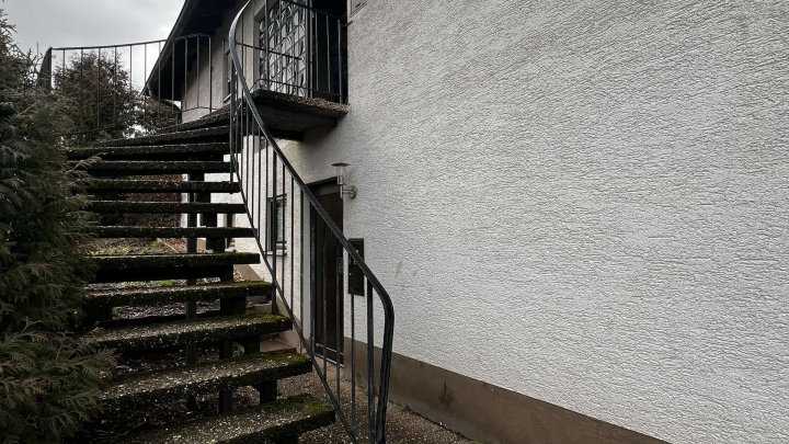 Rohdiamant braucht Feinschliff! Schönes Haus - renovierungsbedürftig zu verkaufen.