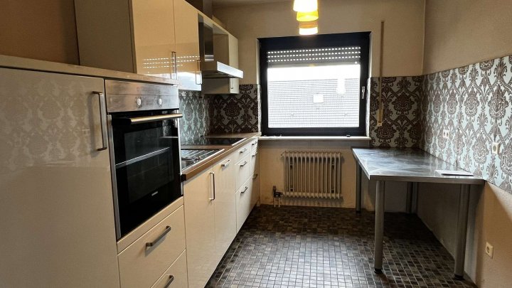 Rohdiamant braucht Feinschliff! Schönes Haus - renovierungsbedürftig zu verkaufen.