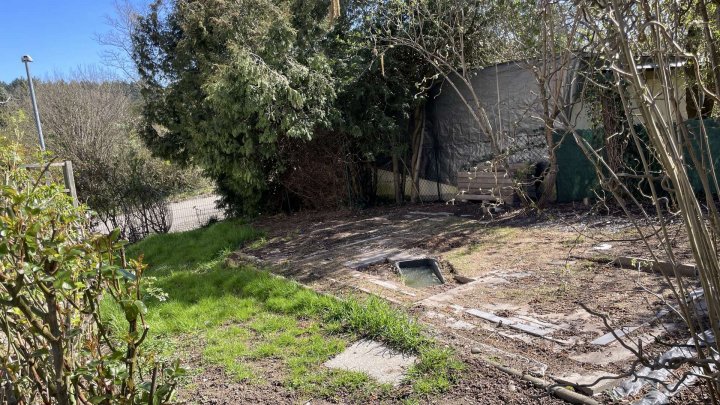 Rohdiamant braucht Feinschliff! Schönes Haus - renovierungsbedürftig zu verkaufen.