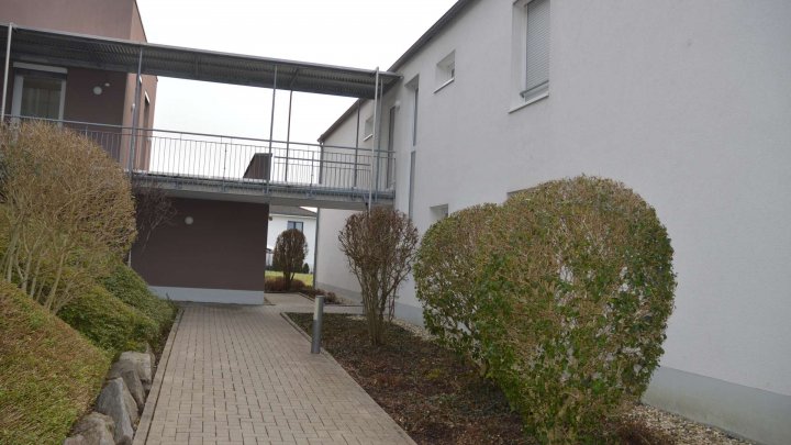 Betreutes Wohnen: Seniorengerecht auf 75 qm mit Terrasse und Carport