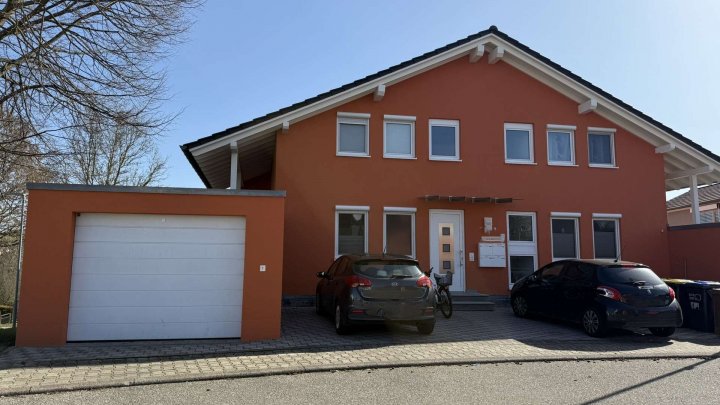 Moderne Maisonettewohnung mit Garten, großer Terrasse & Balkon