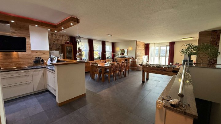 Moderne Maisonettewohnung mit Garten, großer Terrasse & Balkon