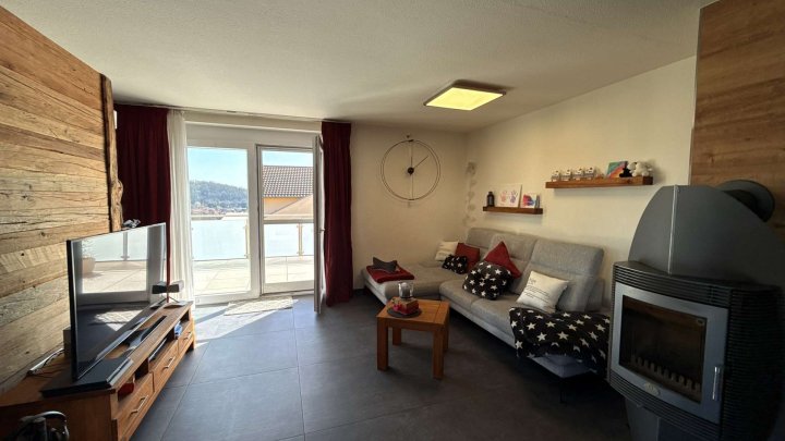 Moderne Maisonettewohnung mit Garten, großer Terrasse & Balkon